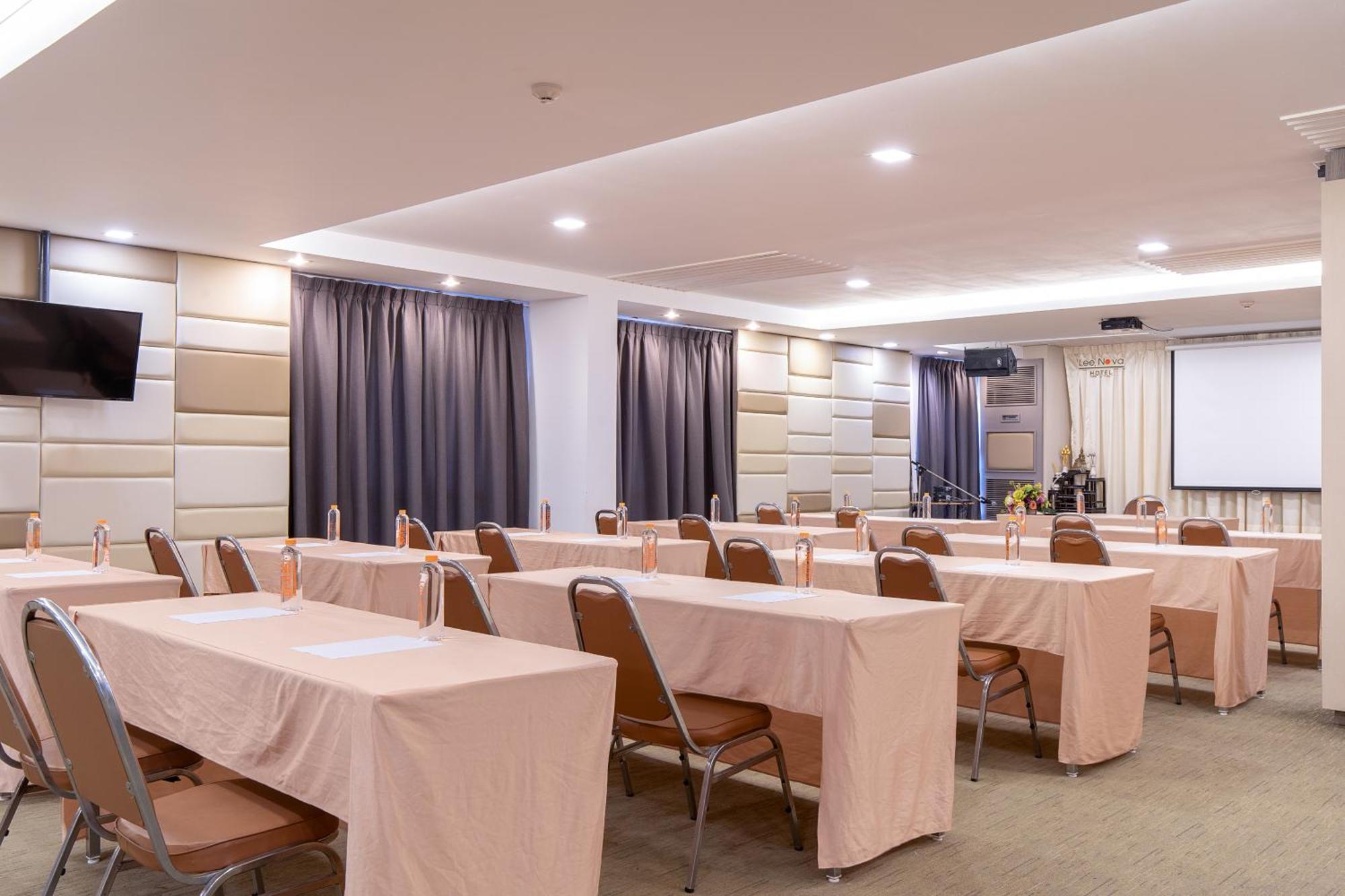 בנגקוק Leenova Hotel מראה חיצוני תמונה